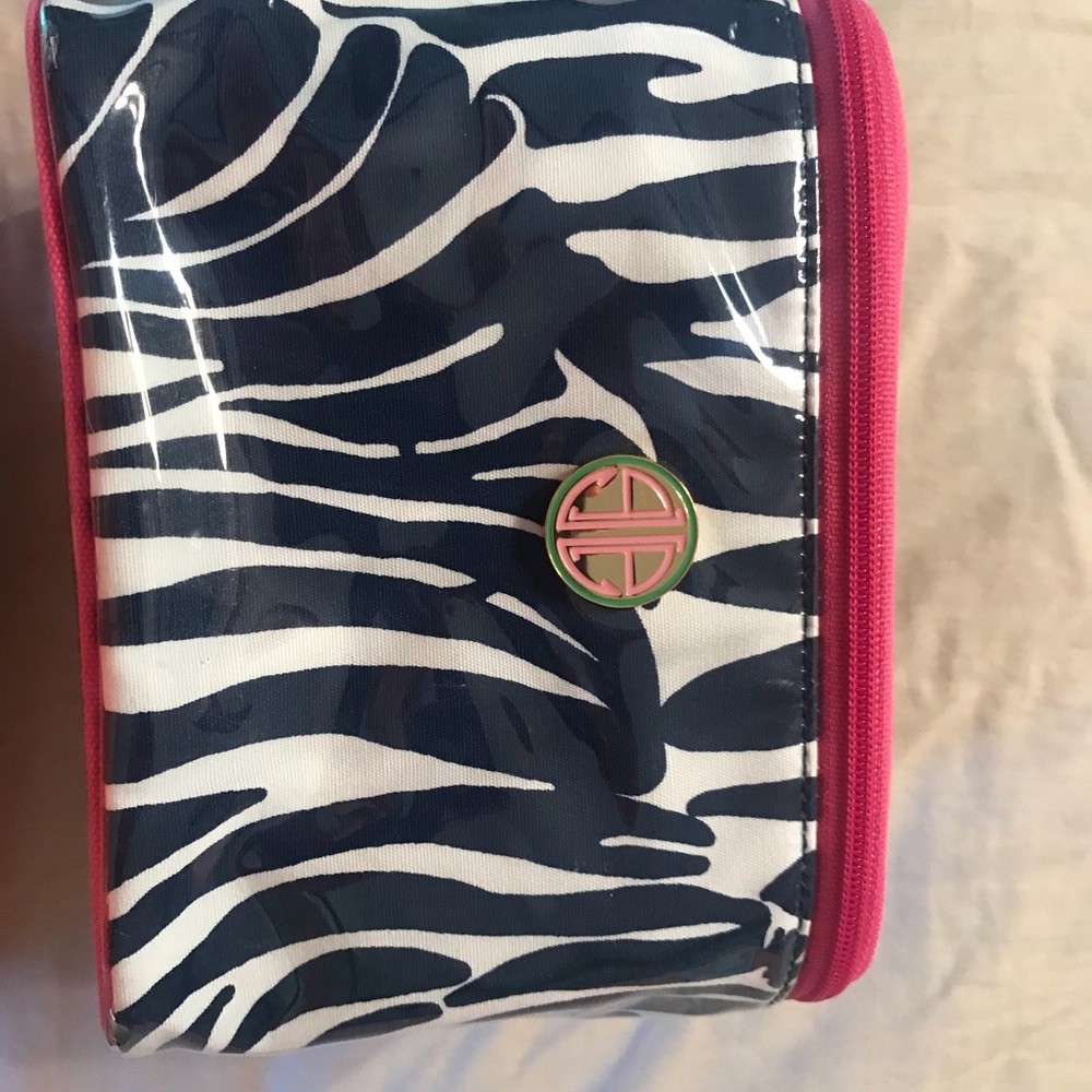 Lilly Pulitzer cosmetic case NWT zebra Rare